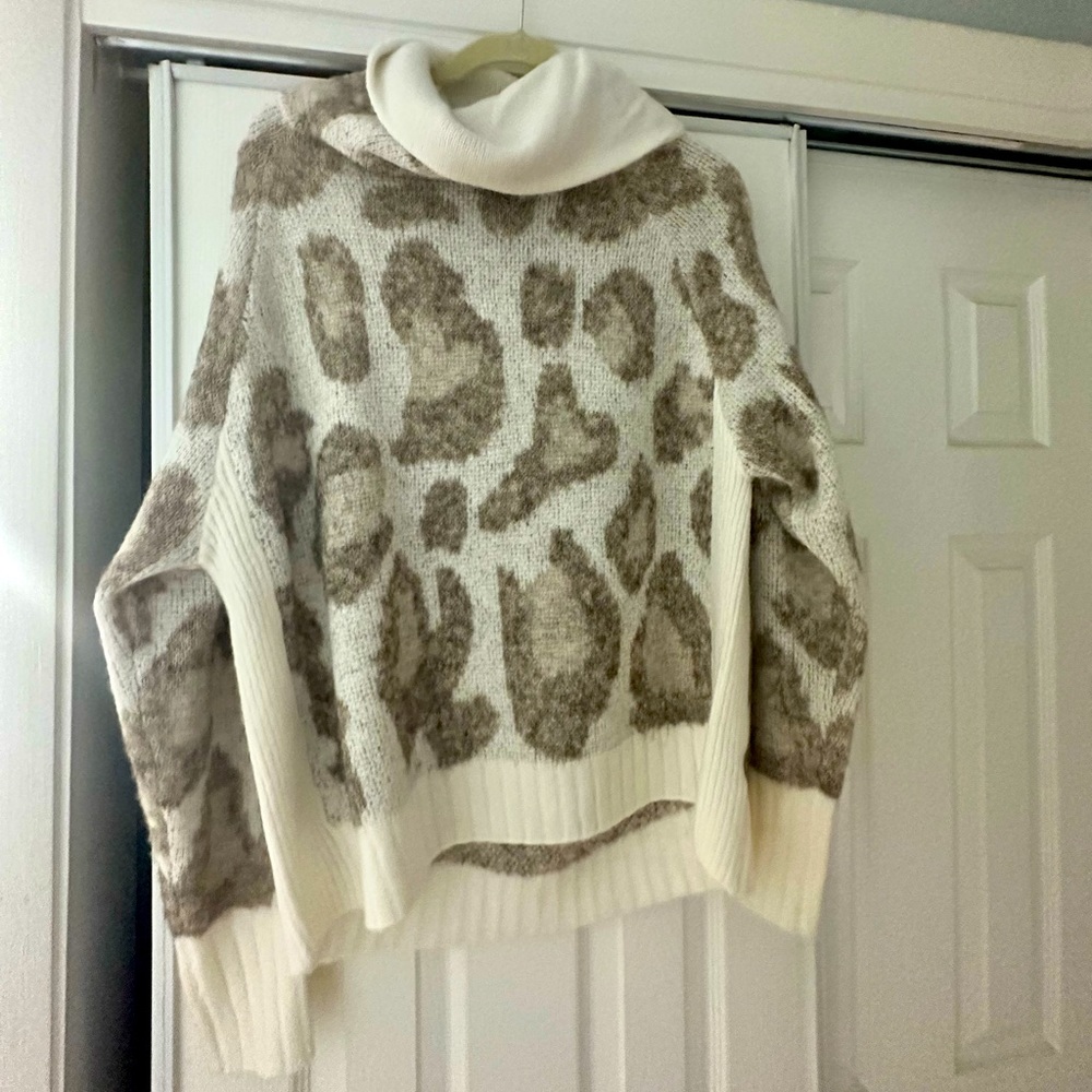 Entro cowl neck sweater